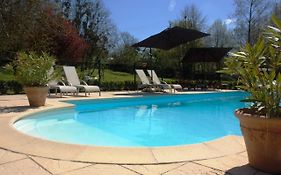 Le Logis Du Pressoir Chambre D'Hotes Bed & Breakfast In Beautiful 18Th Century Estate In The Heart Of The Loire Valley With Heated Pool And Extensive Grounds