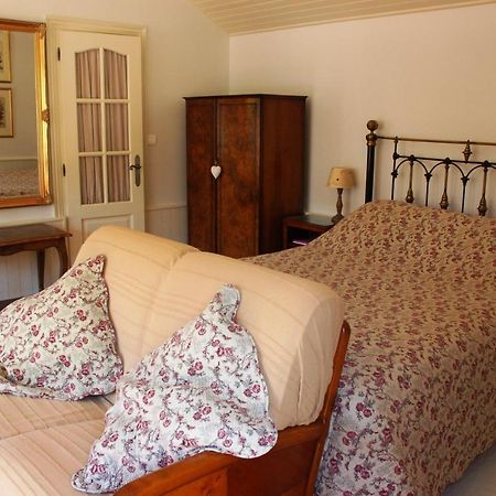 Le Logis Du Pressoir: 18th Century Loire Valley Retreat with Heated Pool Bed & Breakfast Les Bois-d'Anjou Exterior photo