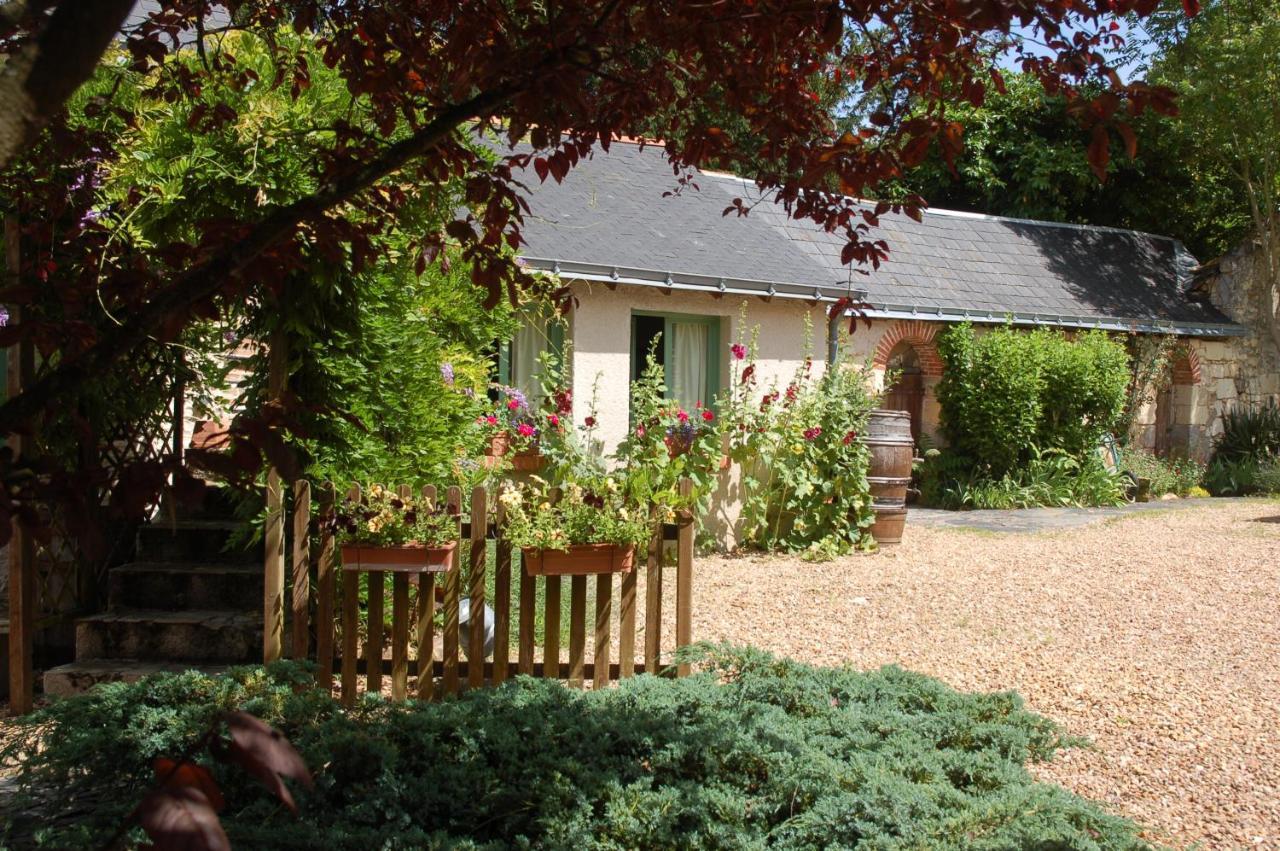Le Logis Du Pressoir: 18th Century Loire Valley Retreat with Heated Pool Bed & Breakfast Les Bois-d'Anjou Exterior photo